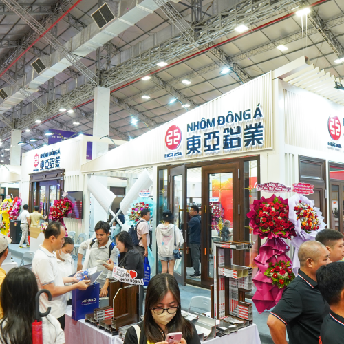 NHÔM ĐÔNG Á TẠI VIETBUILD HCM 2025 – BỨT PHÁ ẤN TƯỢNG – DẪN ĐẦU XU HƯỚNG VẬT LIỆU NHÔM