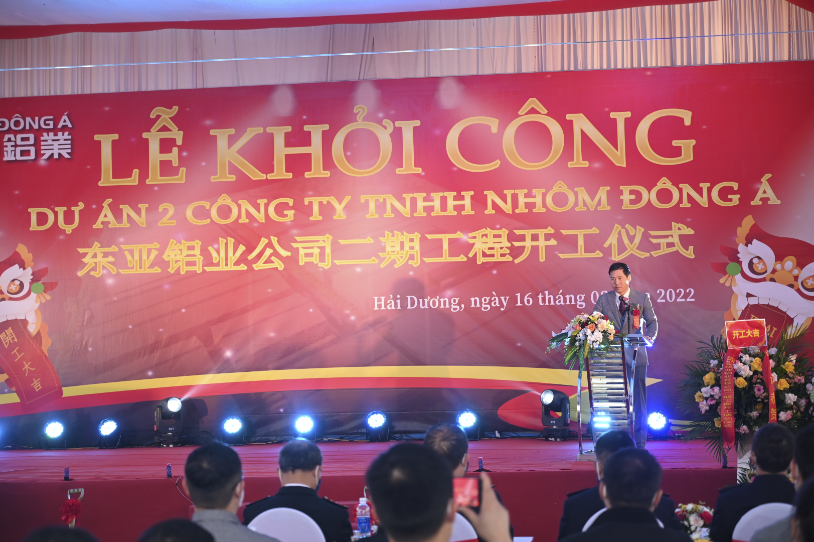 sếp phát biểu 2