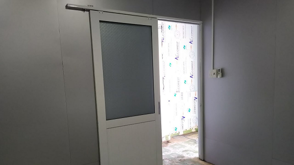Mẫu cửa nhôm hệ 1 cánh đơn giản